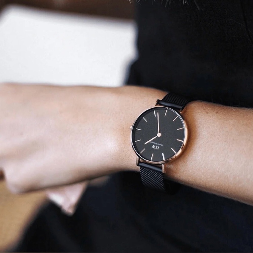 Daniel Wellington Black Dial Rose Gold Accent Black Mesh Watch-New Battery-Women